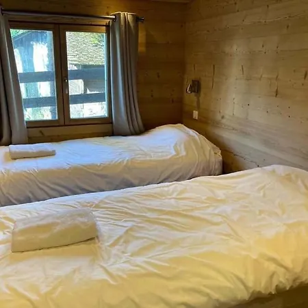 Cozy With Private Parking Sleeps 7