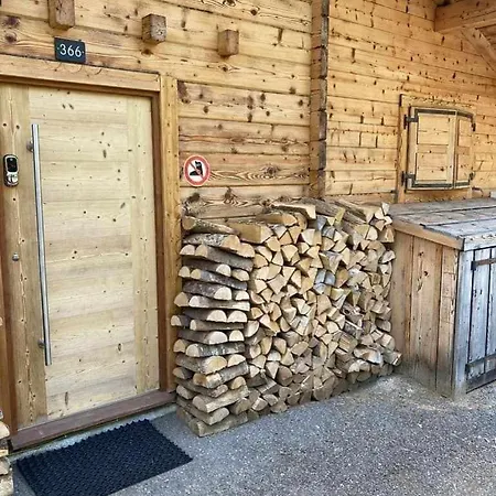 Cozy With Private Parking Sleeps 7