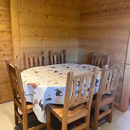 Chalet Cozy With Private Parking Sleeps 7