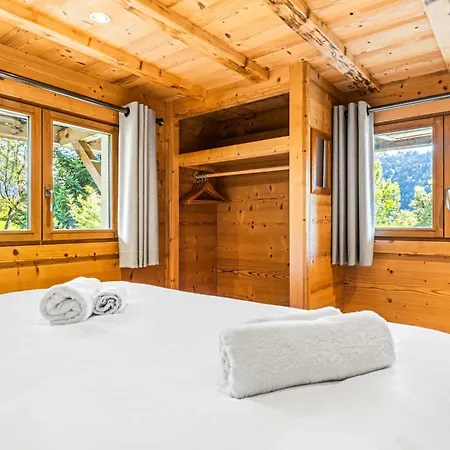 Cozy With Private Parking Sleeps 7 Montriond